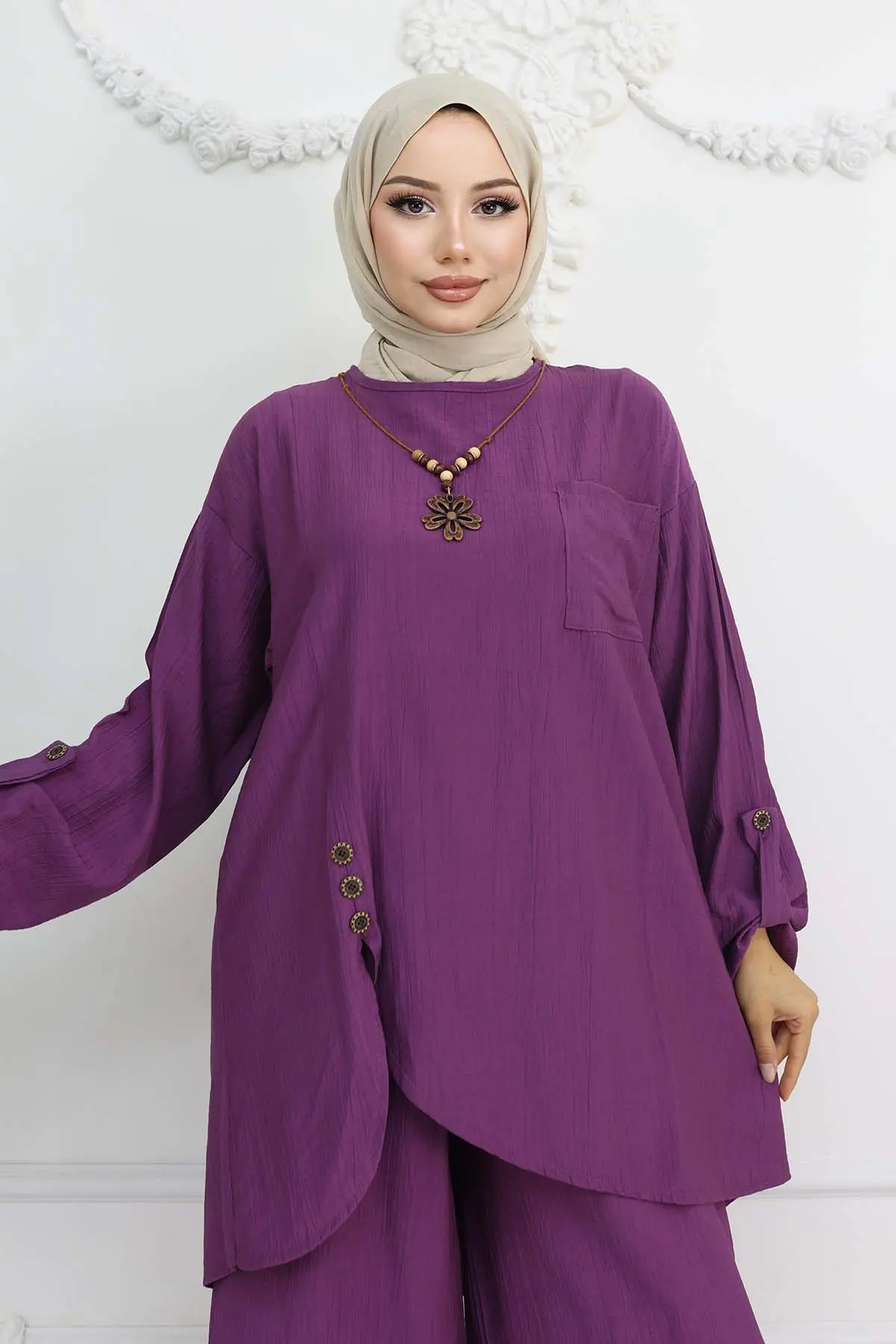 Button Detailed Necklace Two Piece Set-detail