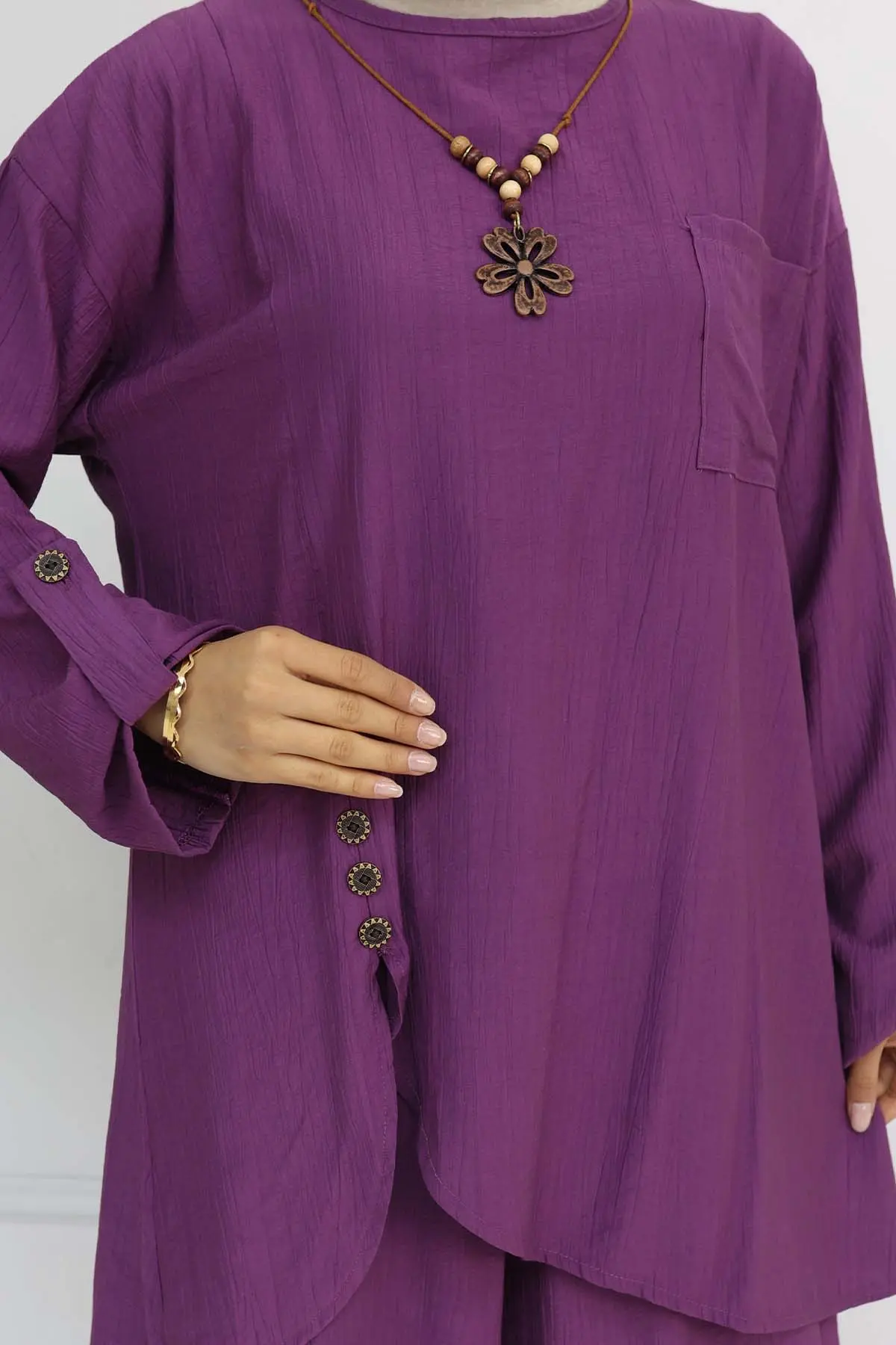 Button Detailed Necklace Two Piece Set-detail