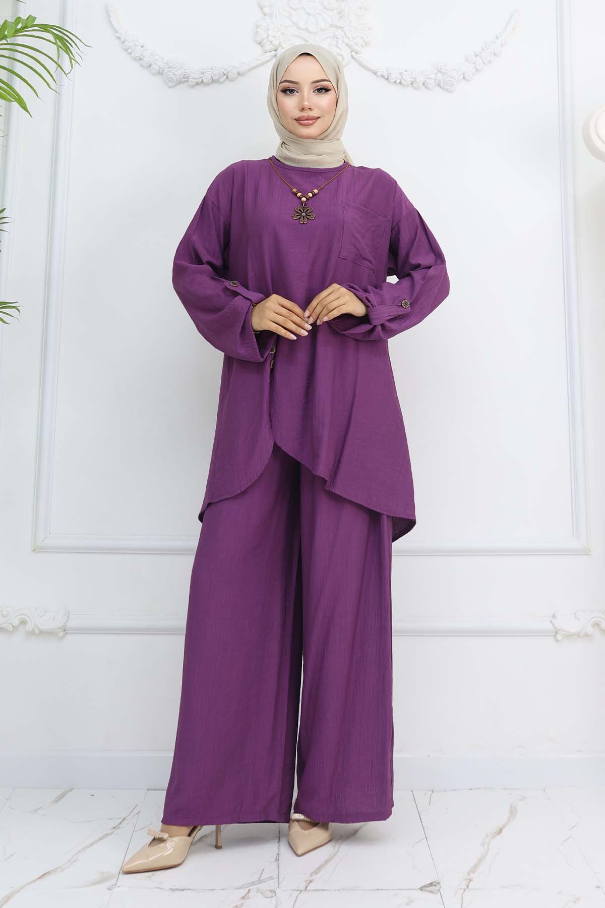 Button Detailed Necklace Two Piece Set