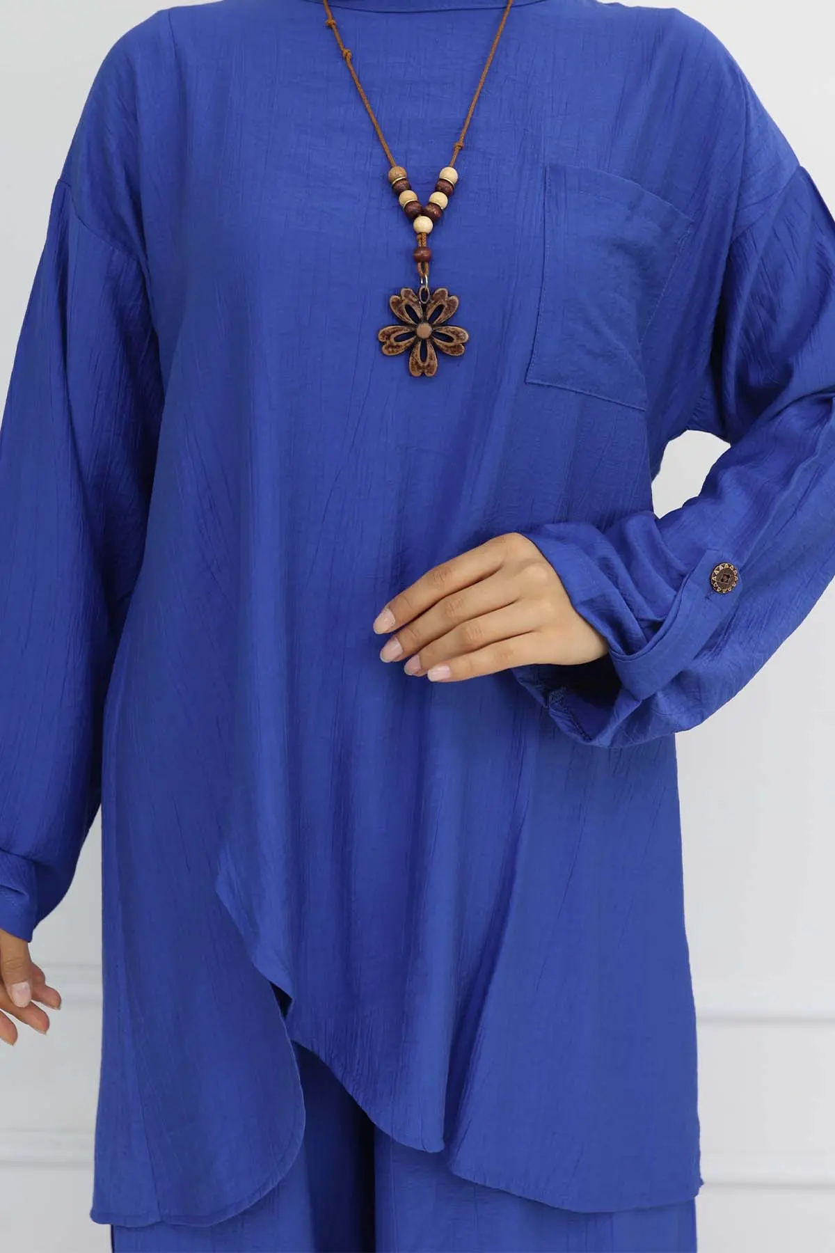 Button Detailed Necklace Two Piece Set-detail