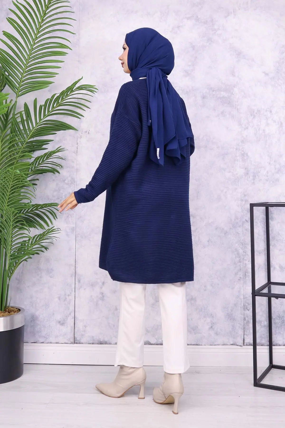 Button Detailed Ribbed Cardigan-detail