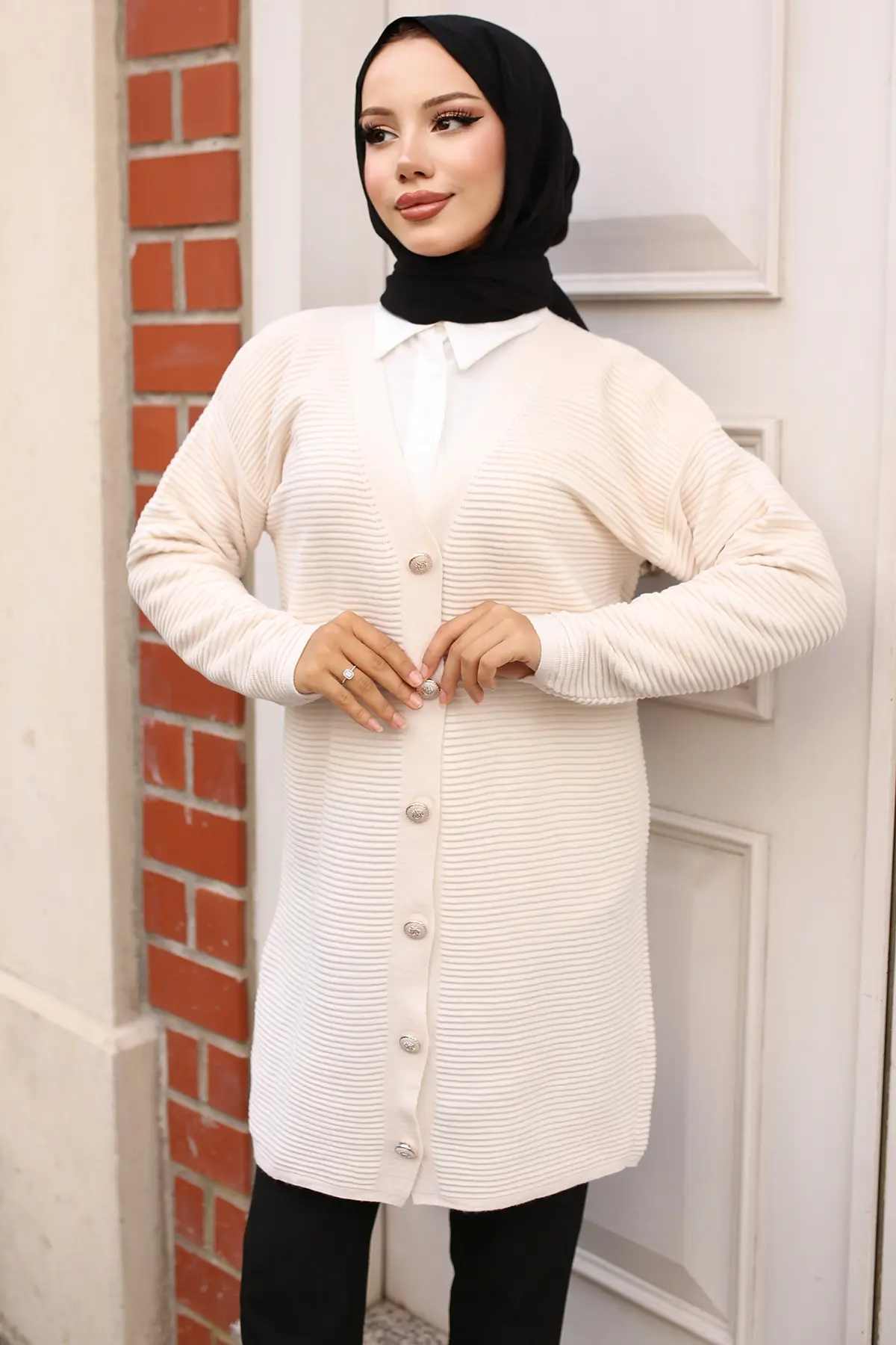 Button Detailed Ribbed Cardigan-detail