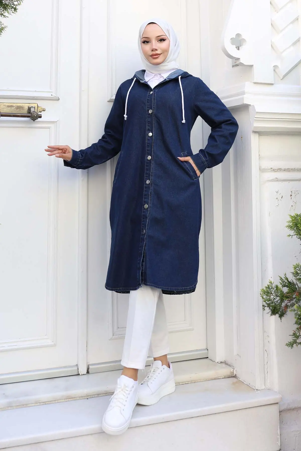 Buttoned Denim Cap-detail