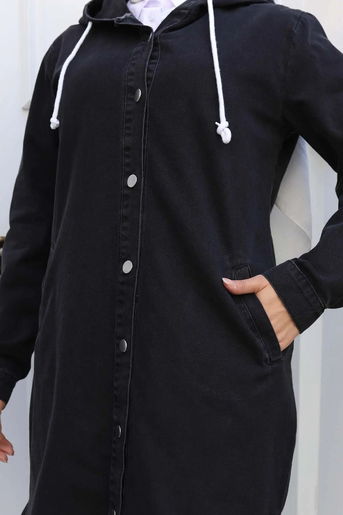 Buttoned Denim Cap-detail