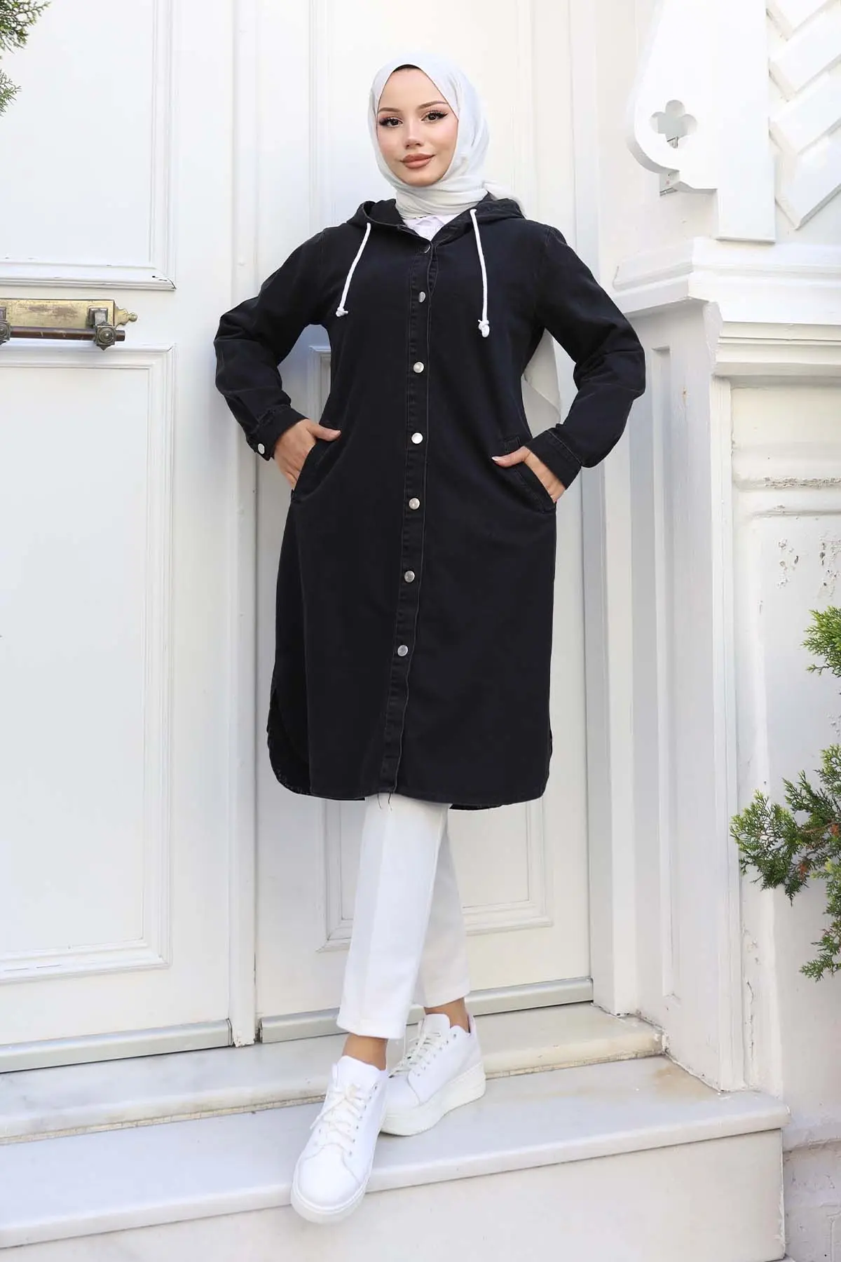 Buttoned Denim Cap-detail