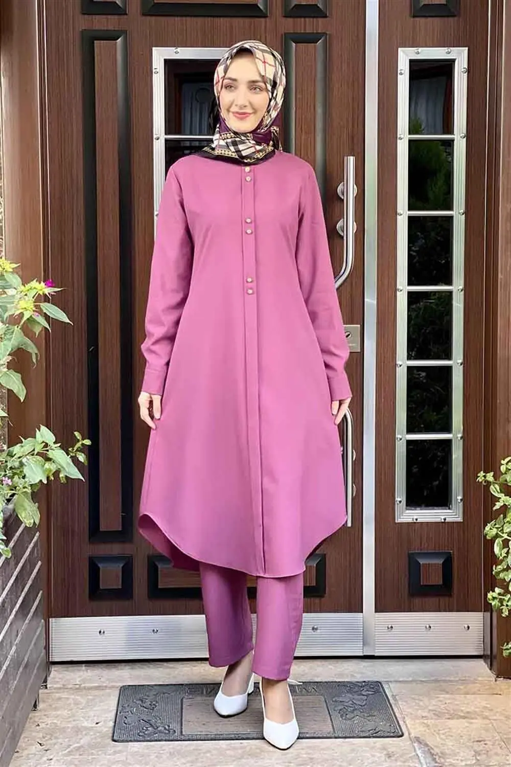 Buttoned Double Suit-detail