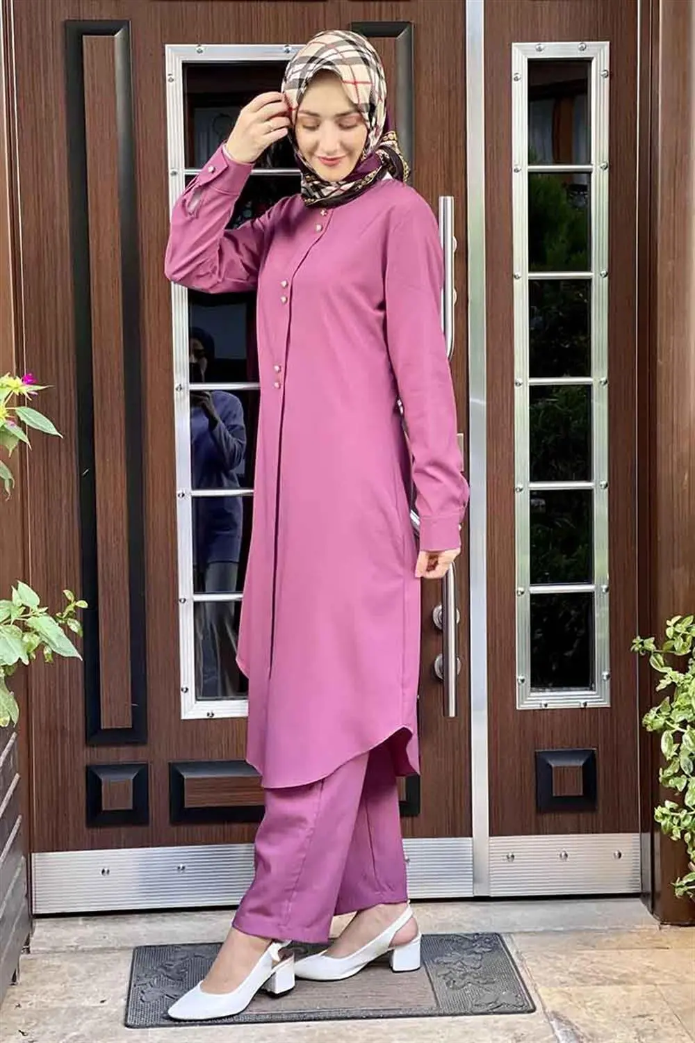 Buttoned Double Suit-detail