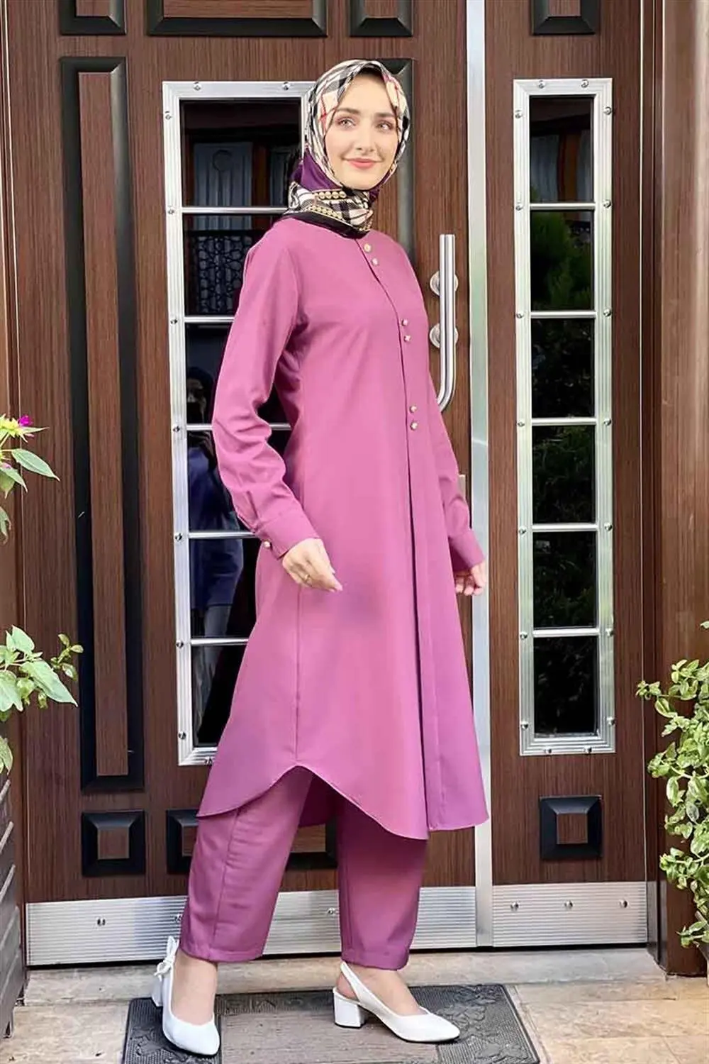 Buttoned Double Suit-detail