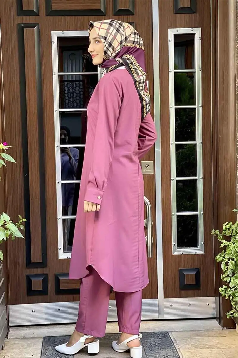 Buttoned Double Suit-detail