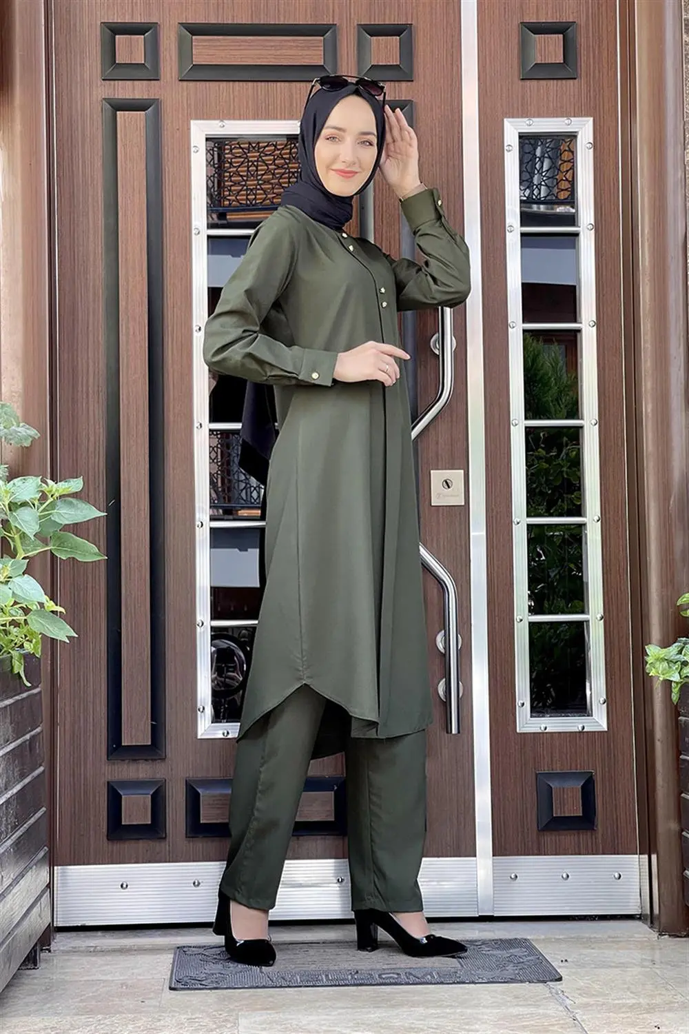 Buttoned Double Suit-detail