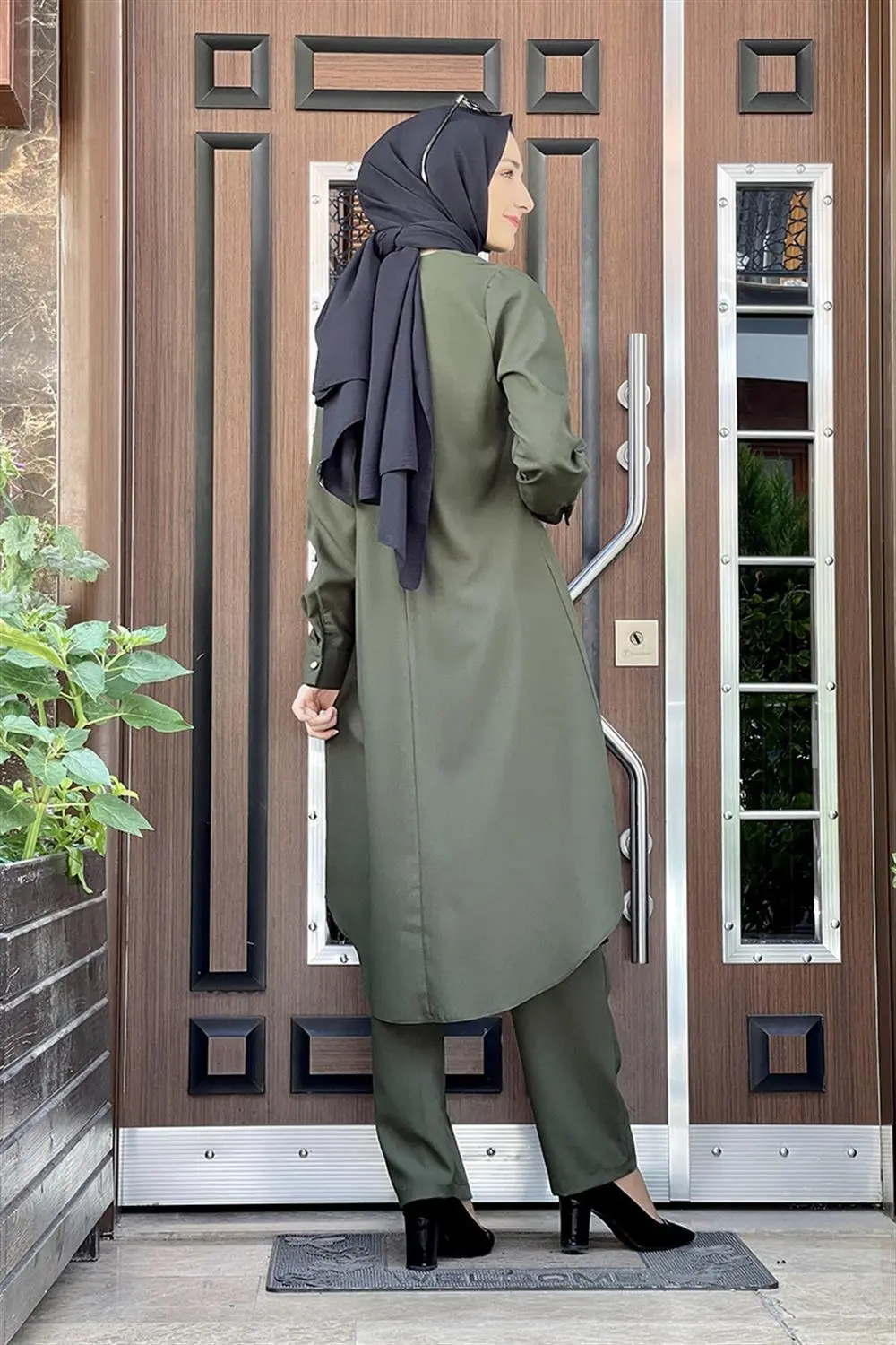 Buttoned Double Suit-detail