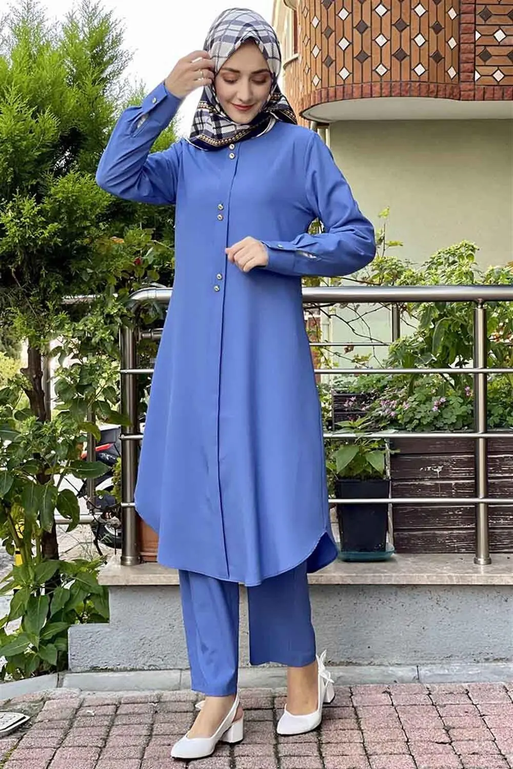 Buttoned Double Suit-detail