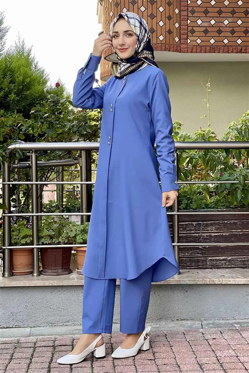 Buttoned Double Suit-detail