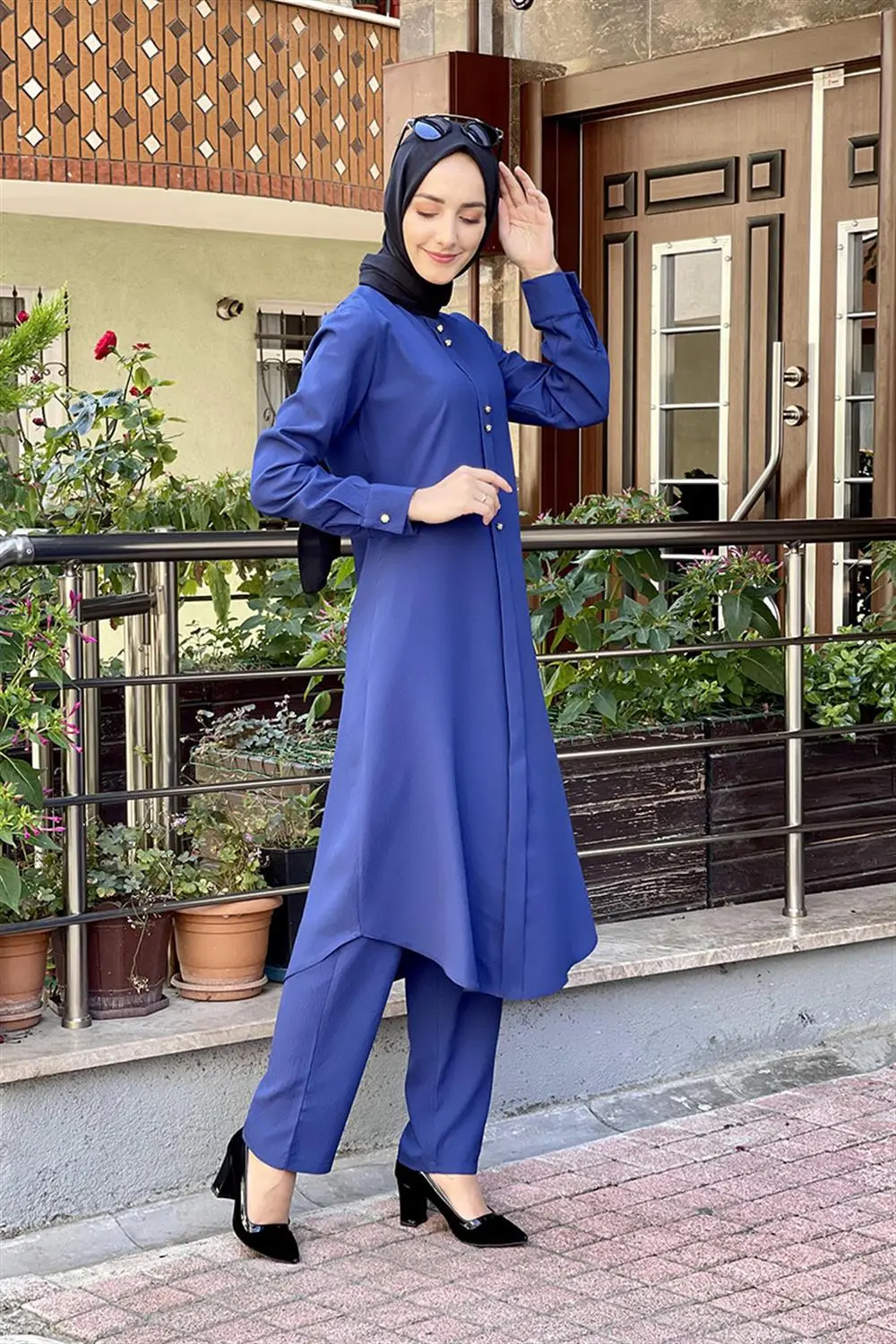 Buttoned Double Suit-detail