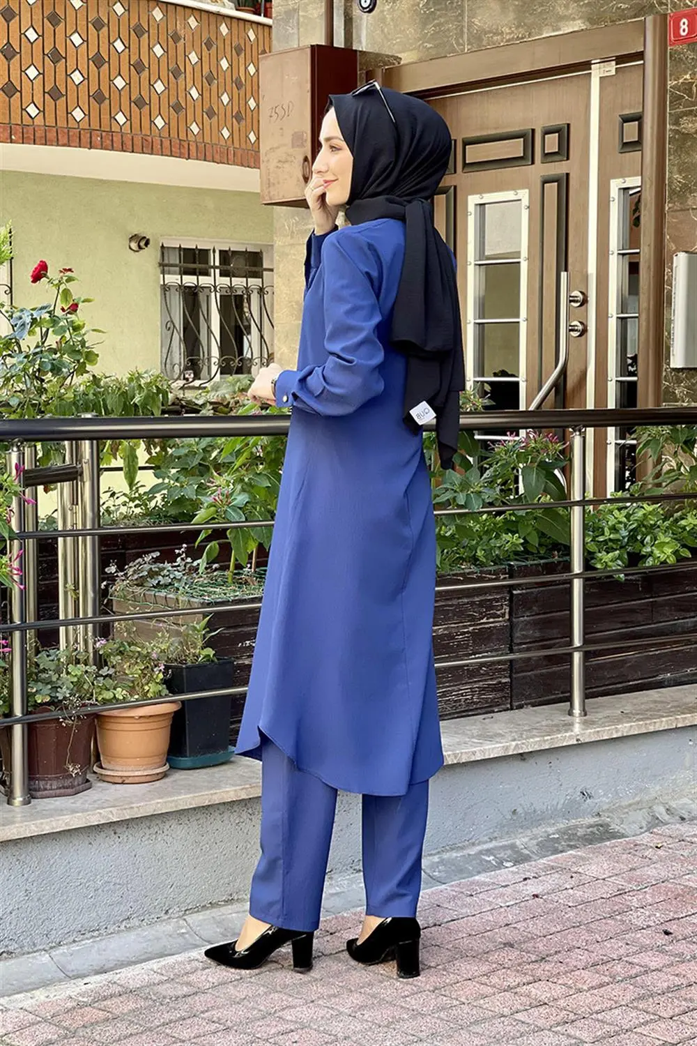 Buttoned Double Suit-detail