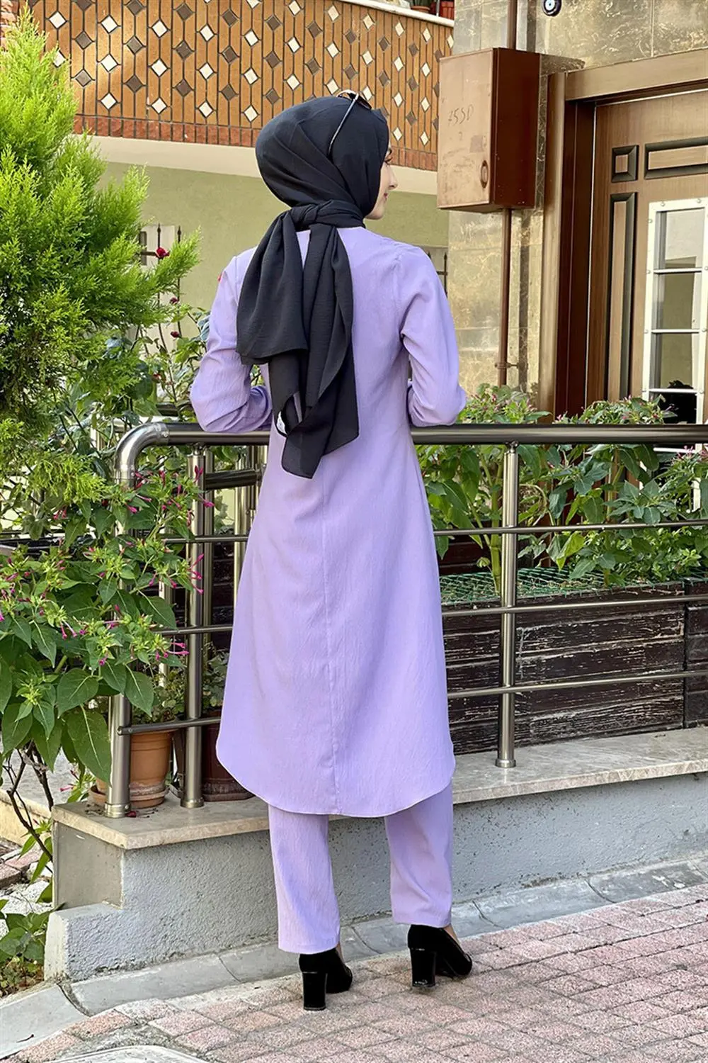 Buttoned Double Suit-detail