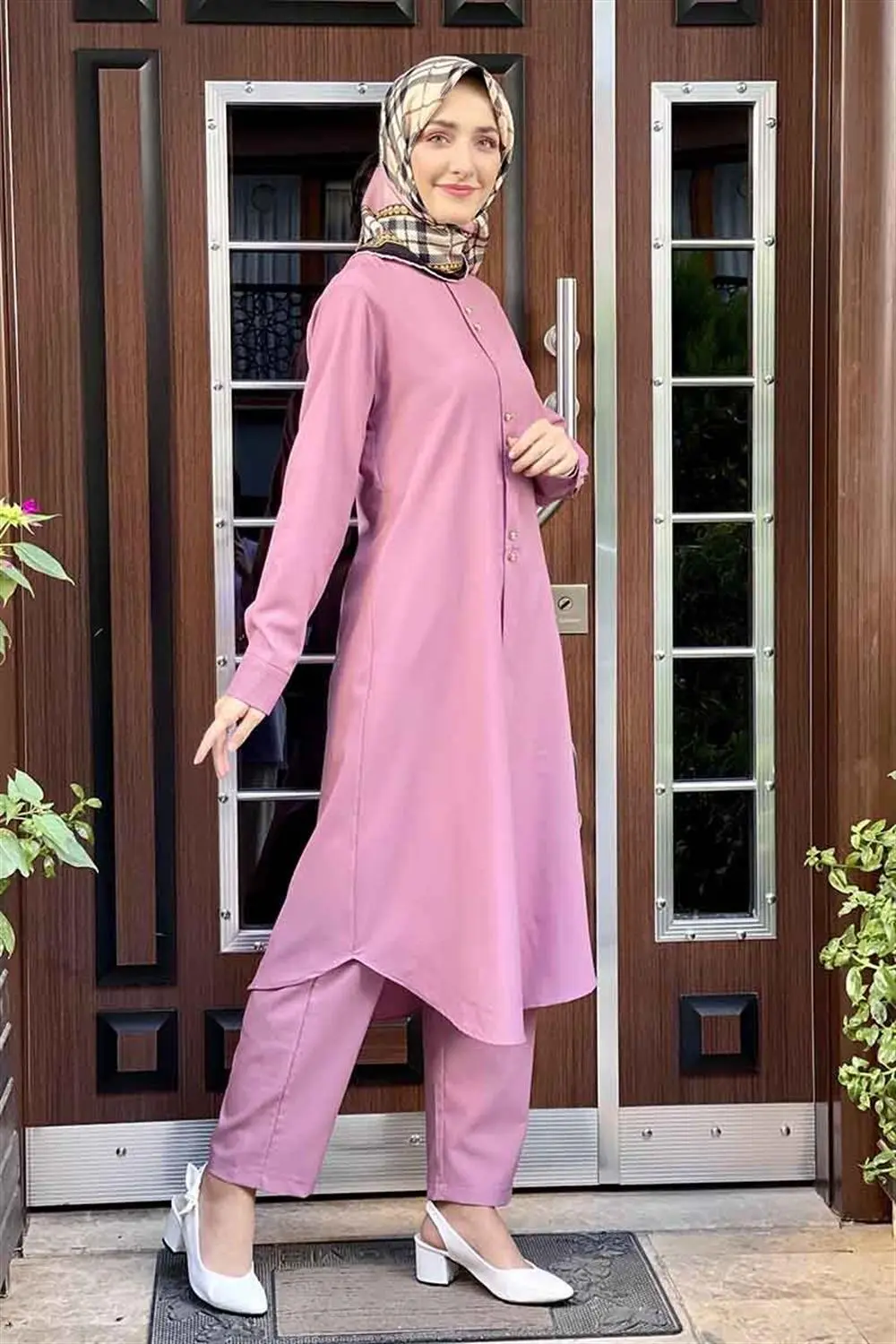 Buttoned Double Suit-detail