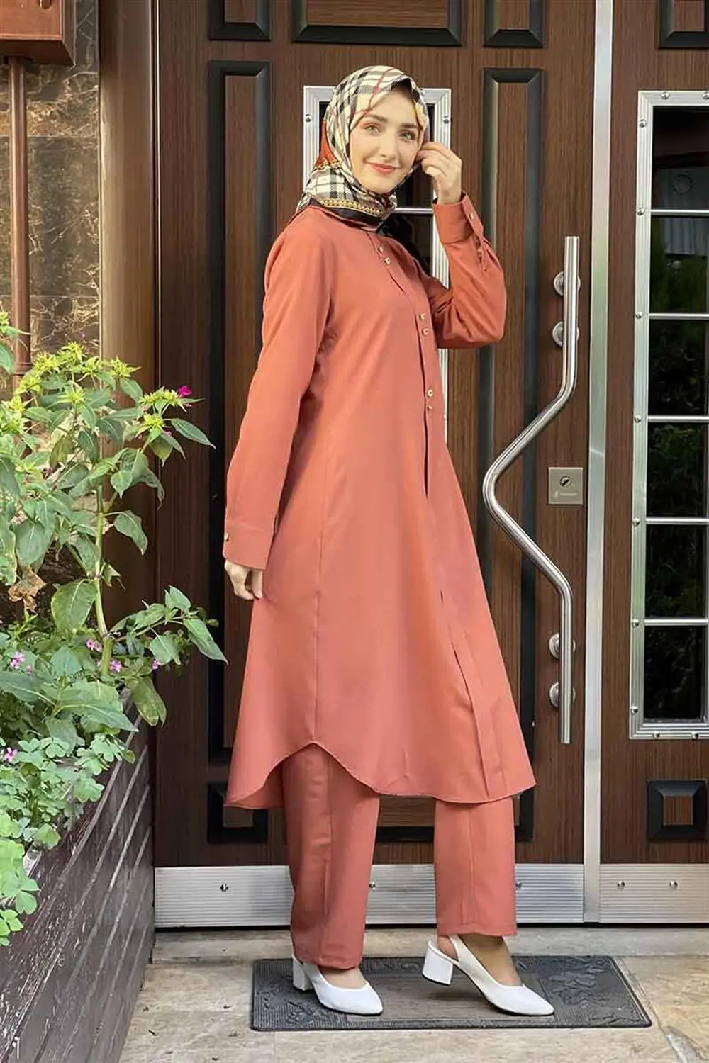 Buttoned Double Suit-detail