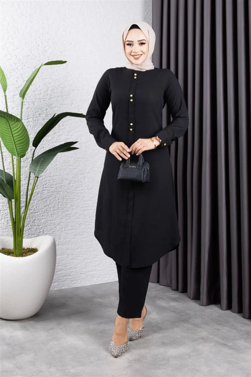 Buttoned Double Suit-detail