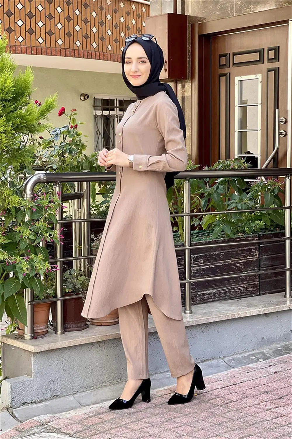 Buttoned Double Suit-detail