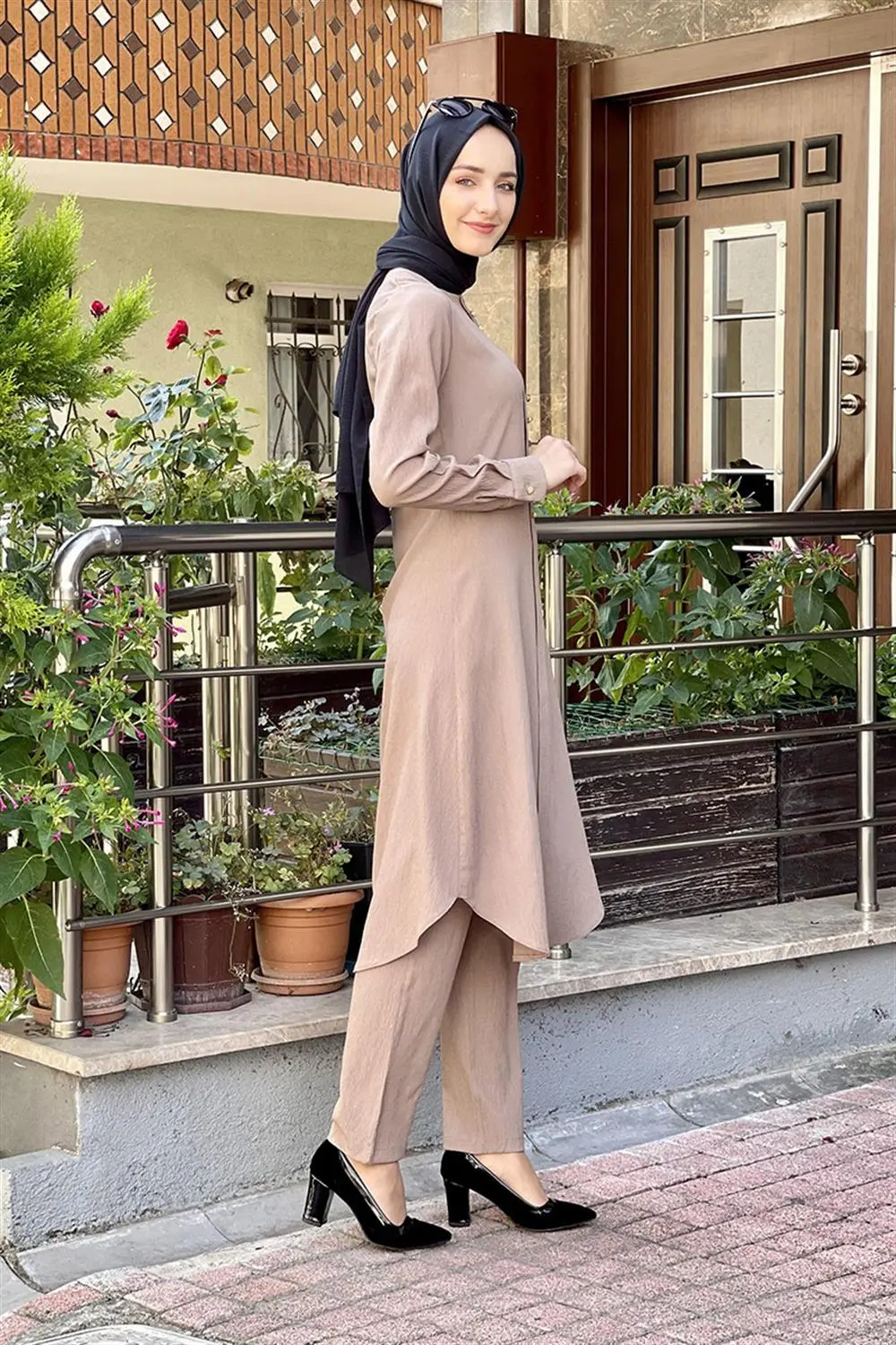 Buttoned Double Suit-detail