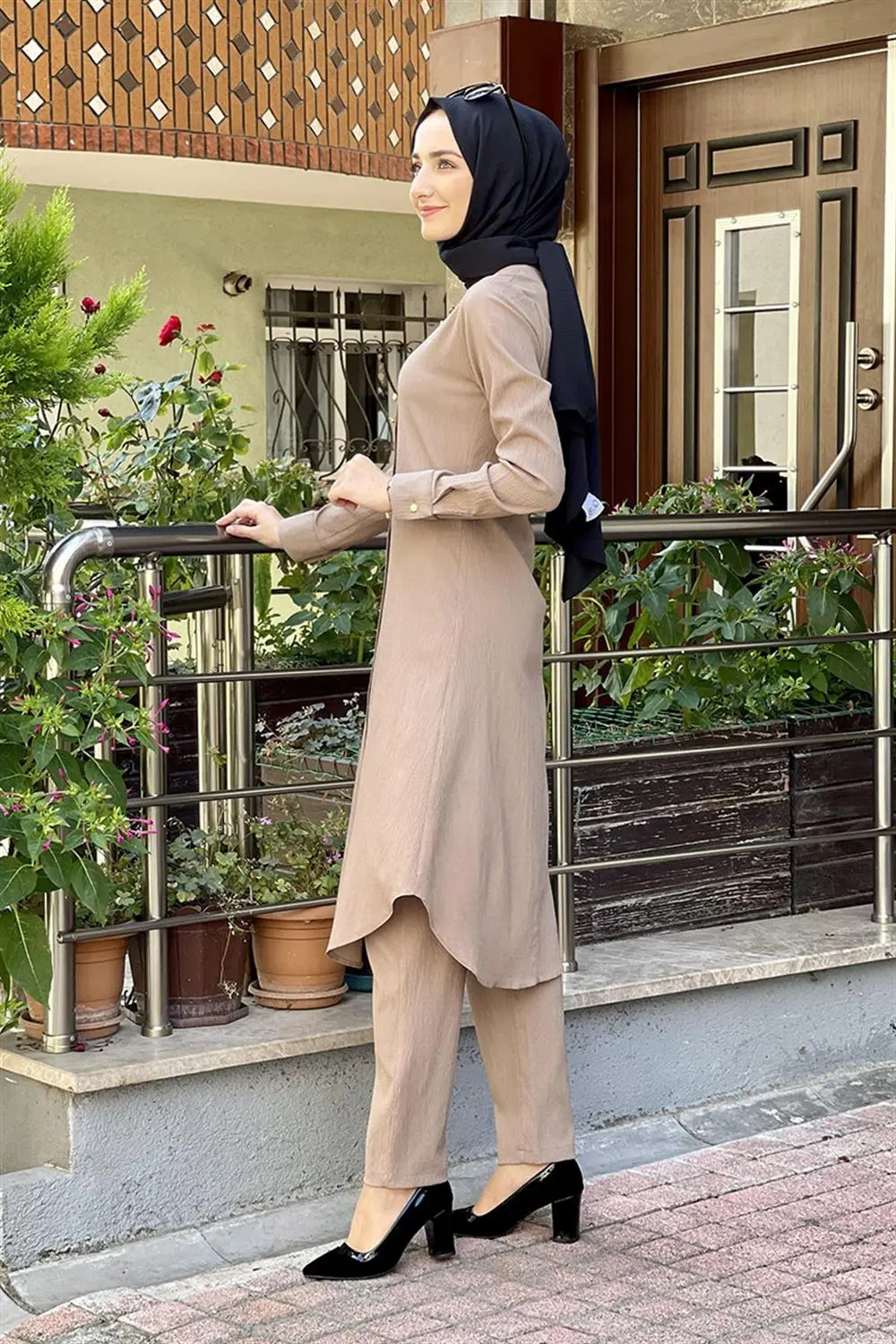 Buttoned Double Suit-detail