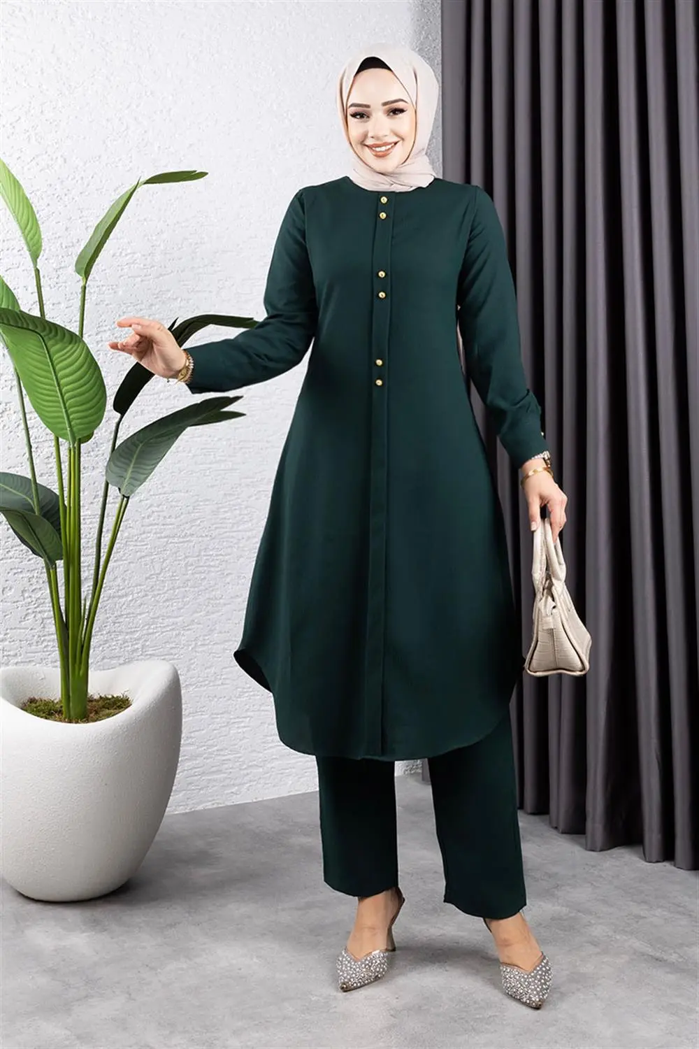 Buttoned Double Suit-detail