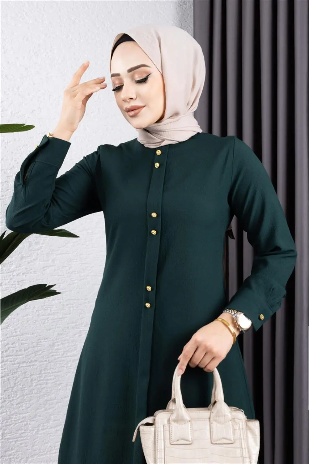 Buttoned Double Suit-detail