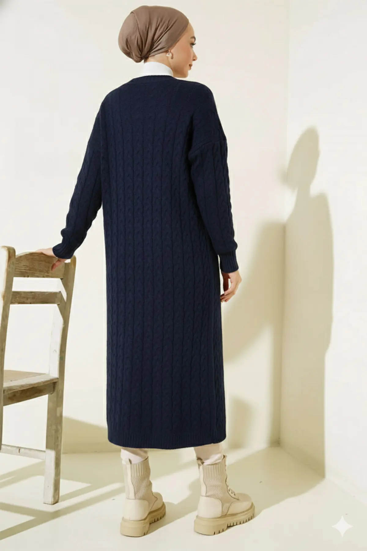 Buttoned Long Knit Cardigan-detail