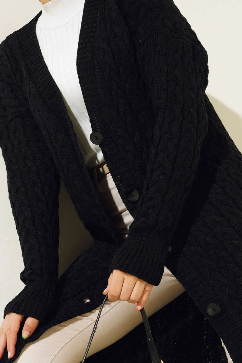 Buttoned Long Knit Cardigan-detail