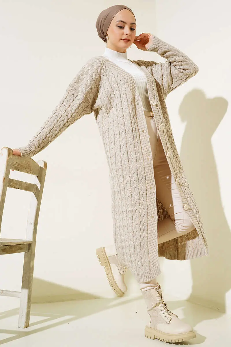 Buttoned Long Knitted Cardigan