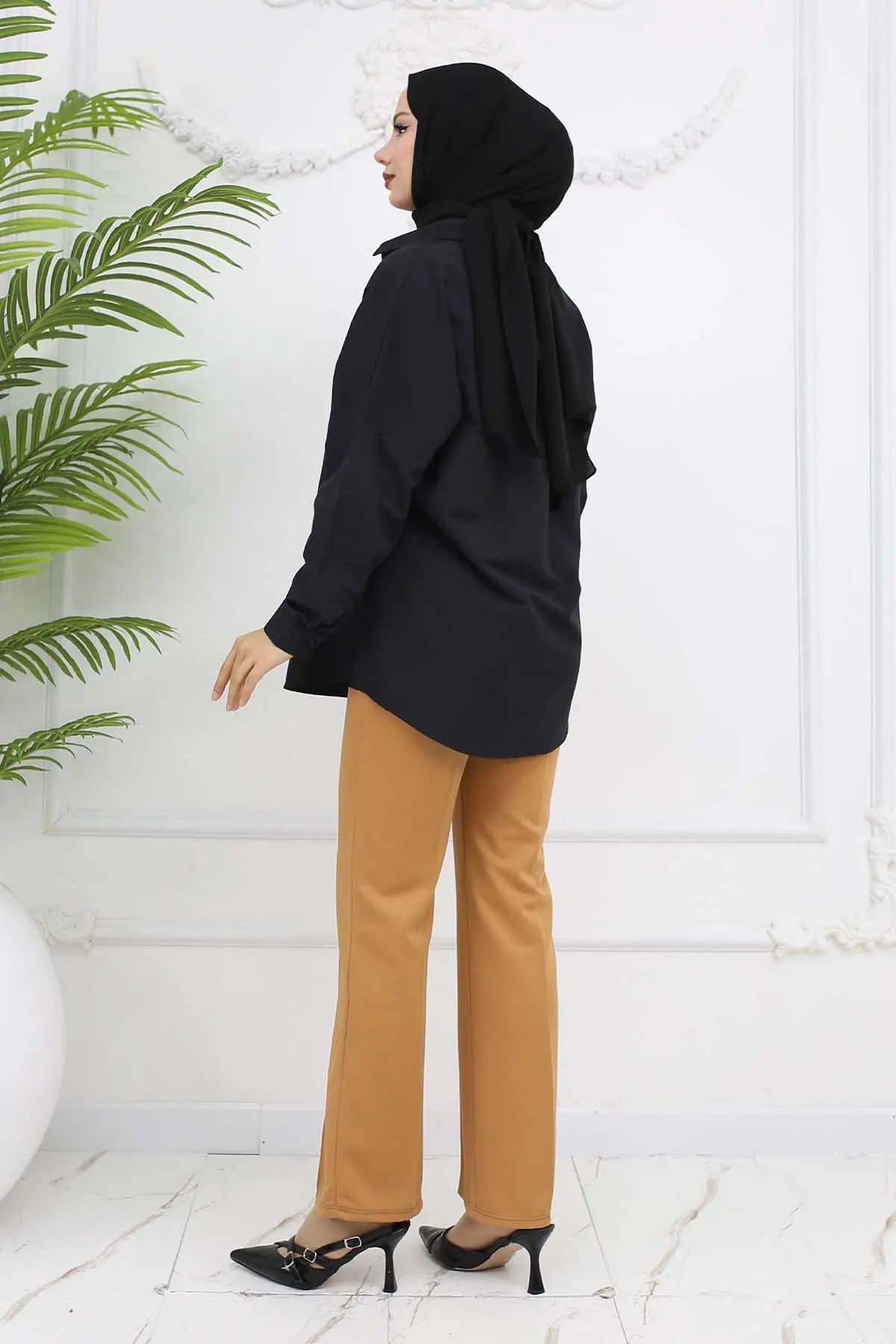 Buttoned Palazzo Trousers-detail