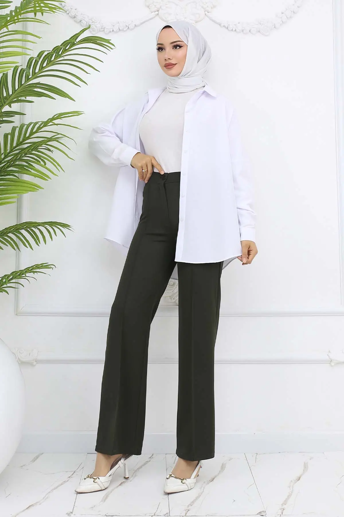 Buttoned Palazzo Trousers-detail