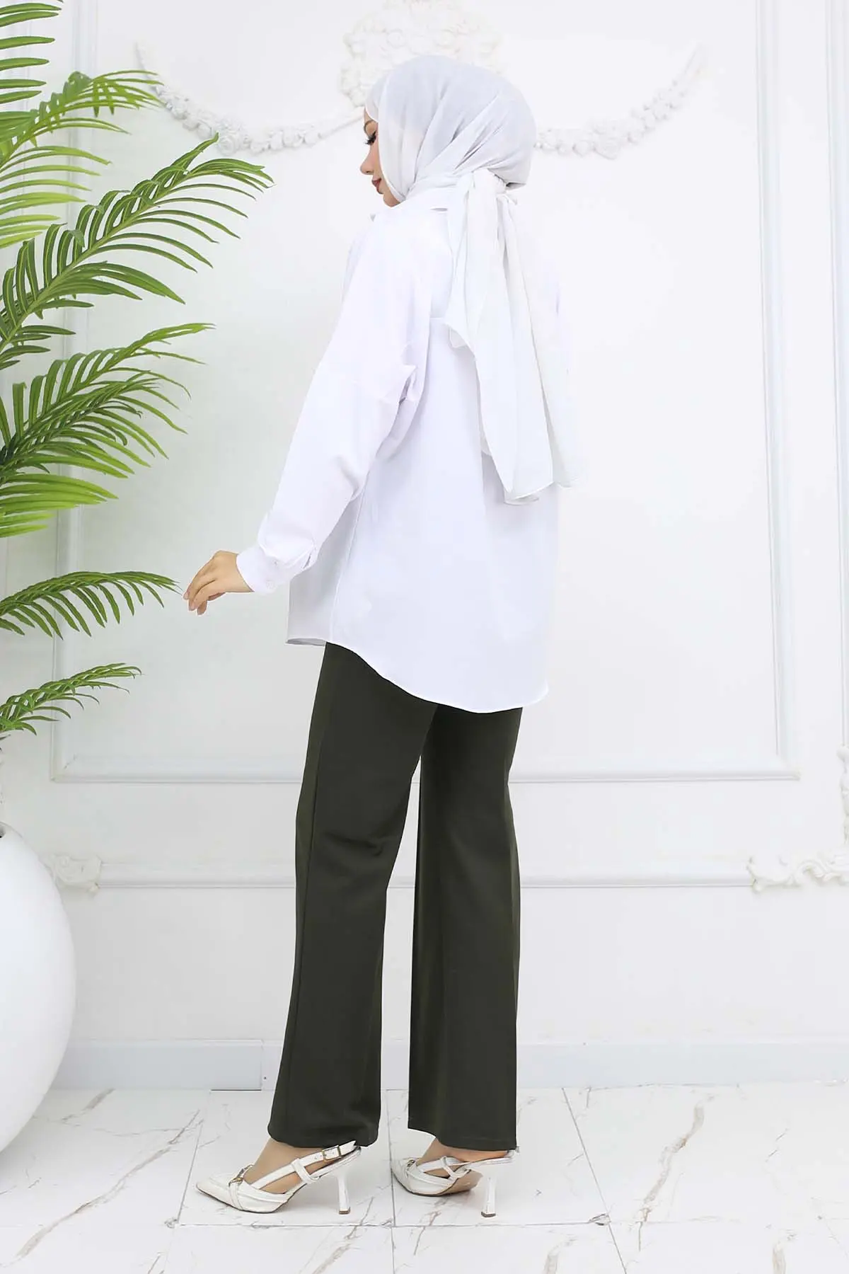 Buttoned Palazzo Trousers-detail