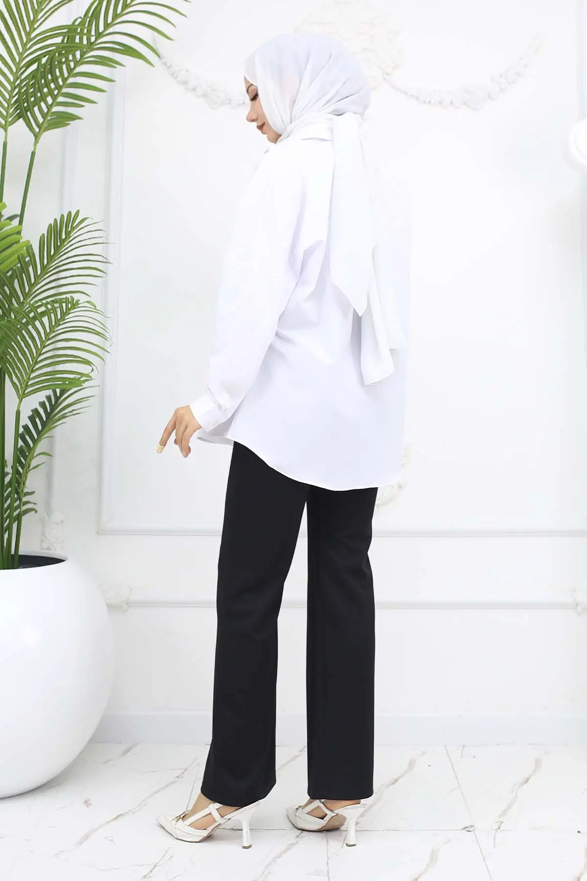 Buttoned Palazzo Trousers-detail