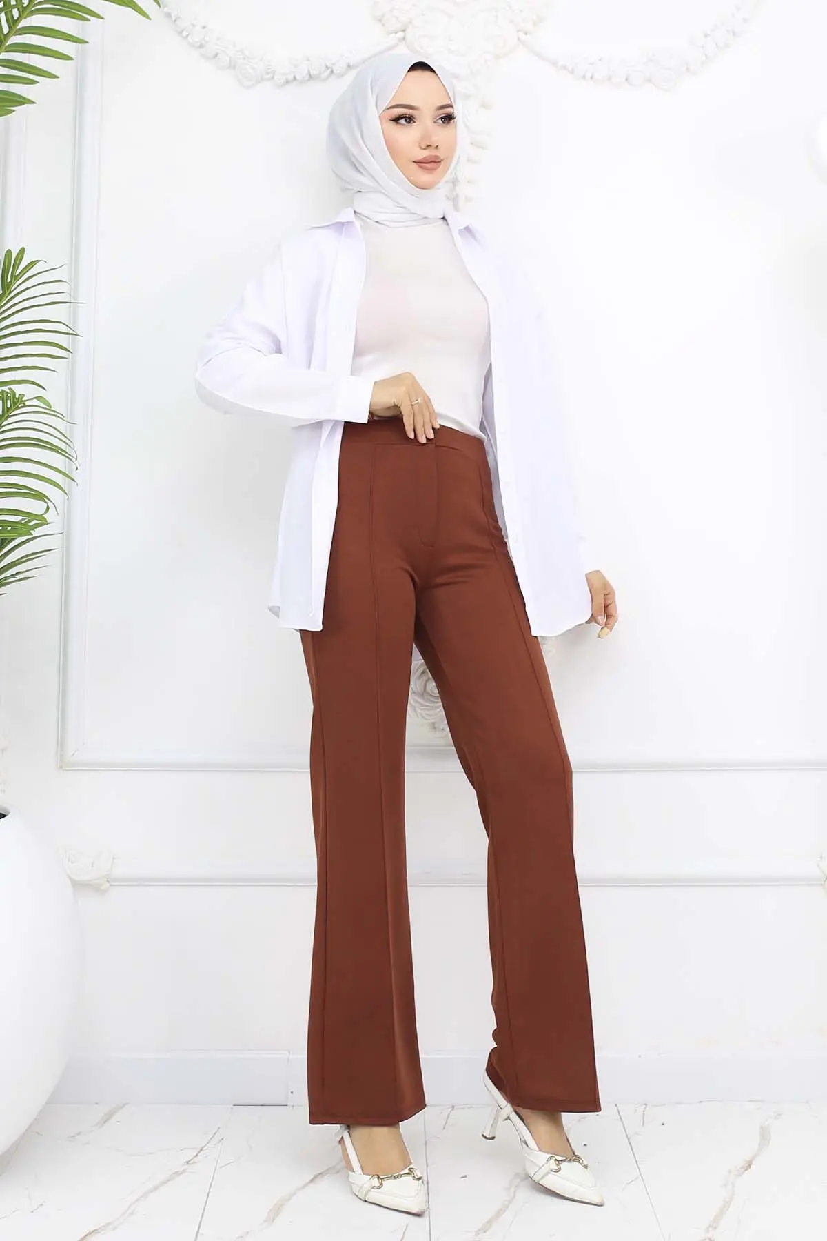 Buttoned Palazzo Trousers-detail