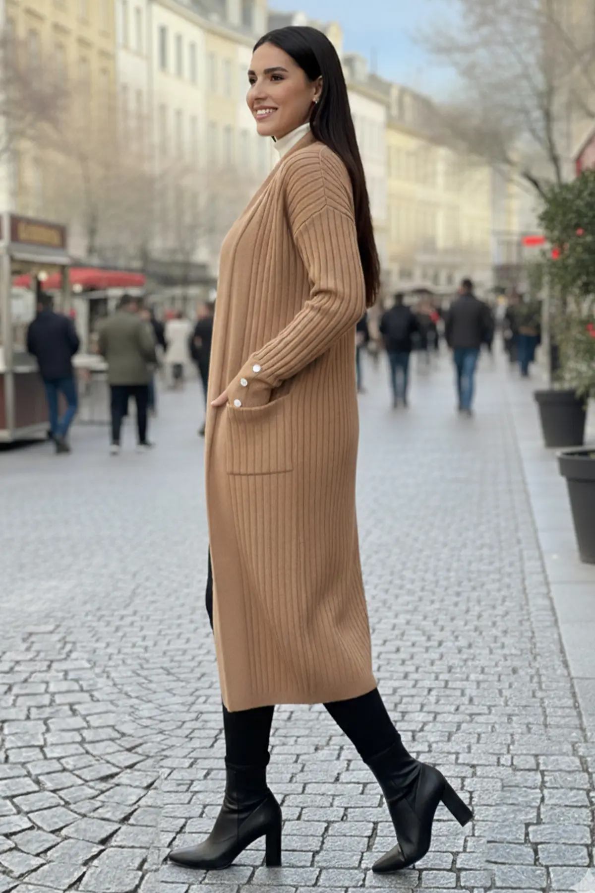 Buttoned Sleeve Ribbed Knit Cardigan-detail