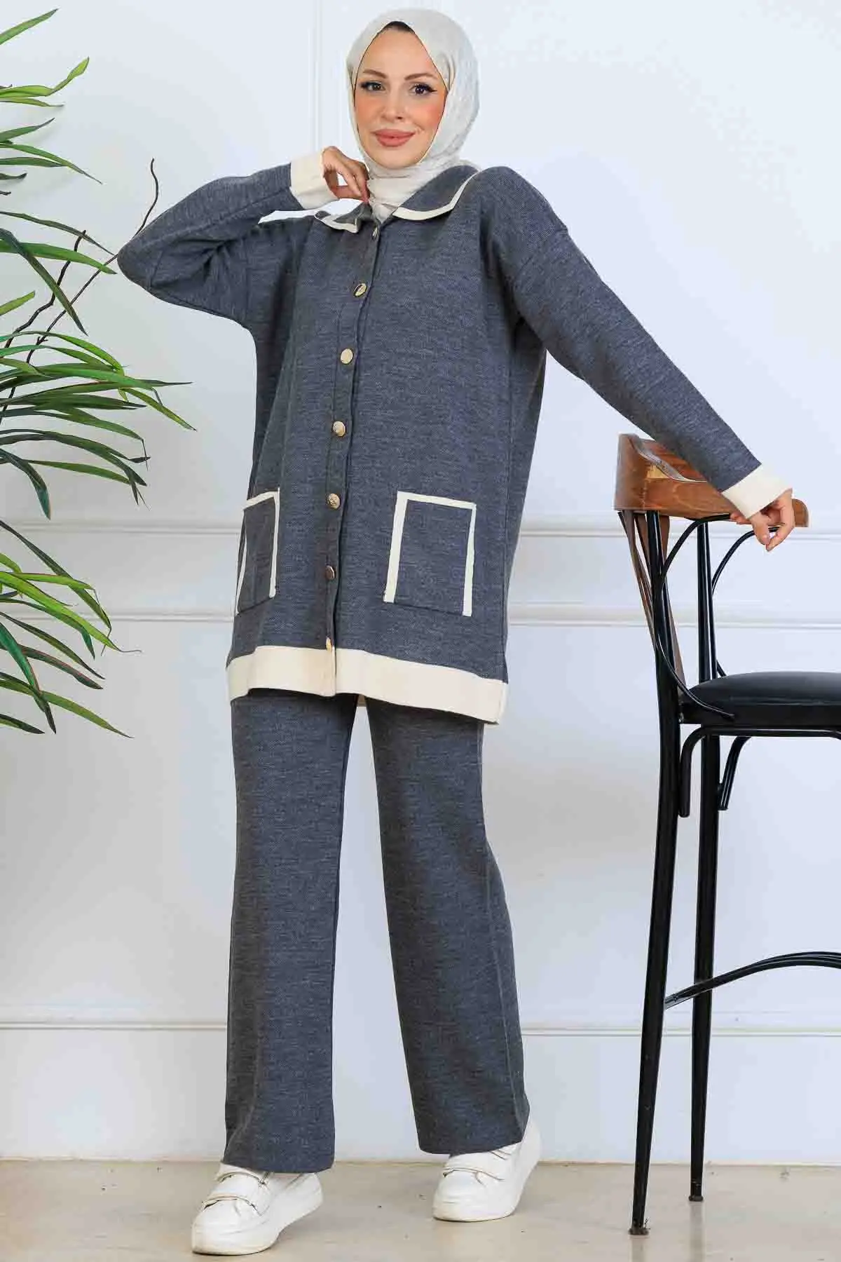 Buttoned Striped Detailed Knitwear Suit
