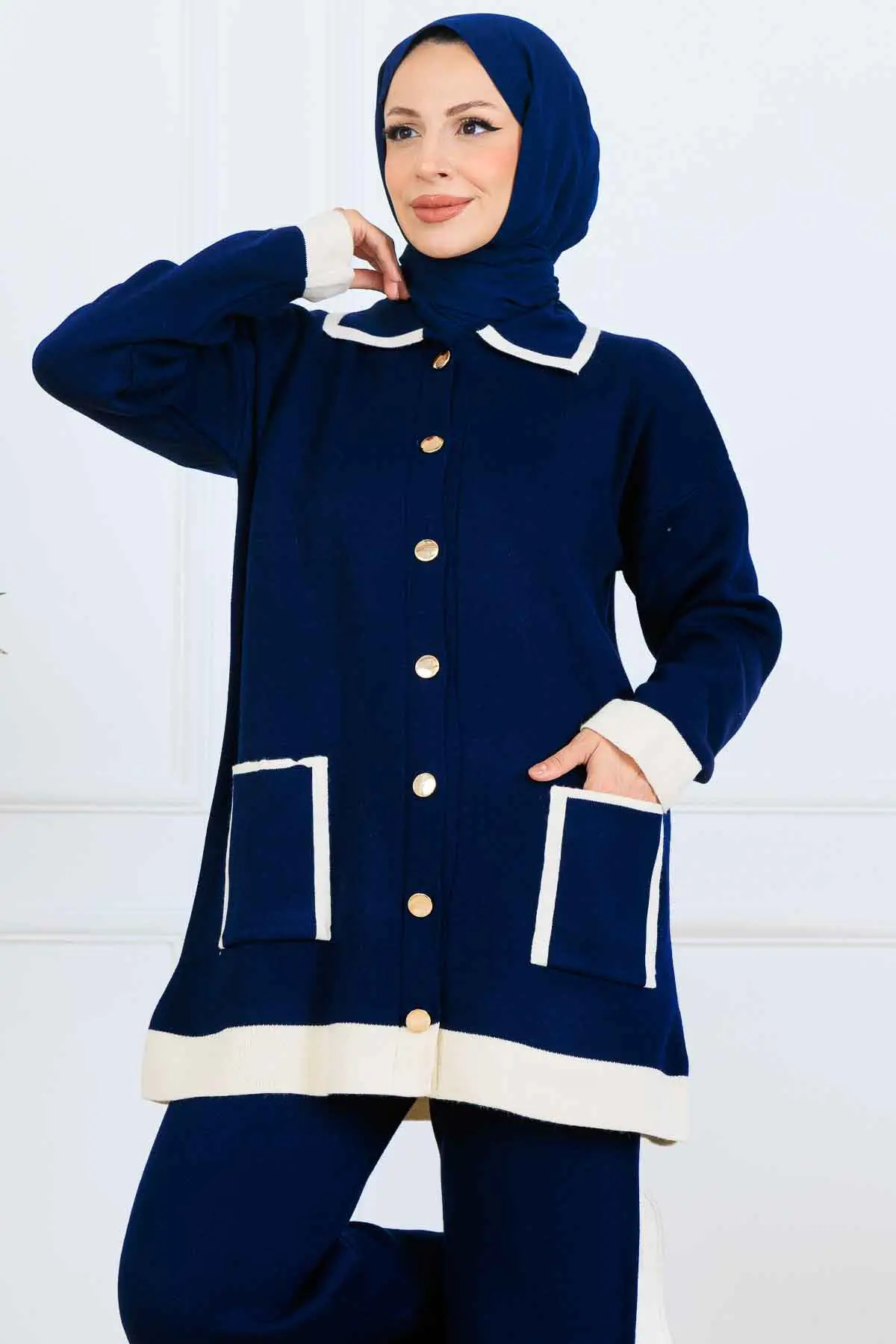 Buttoned Striped Detailed Knitwear Suit-detail