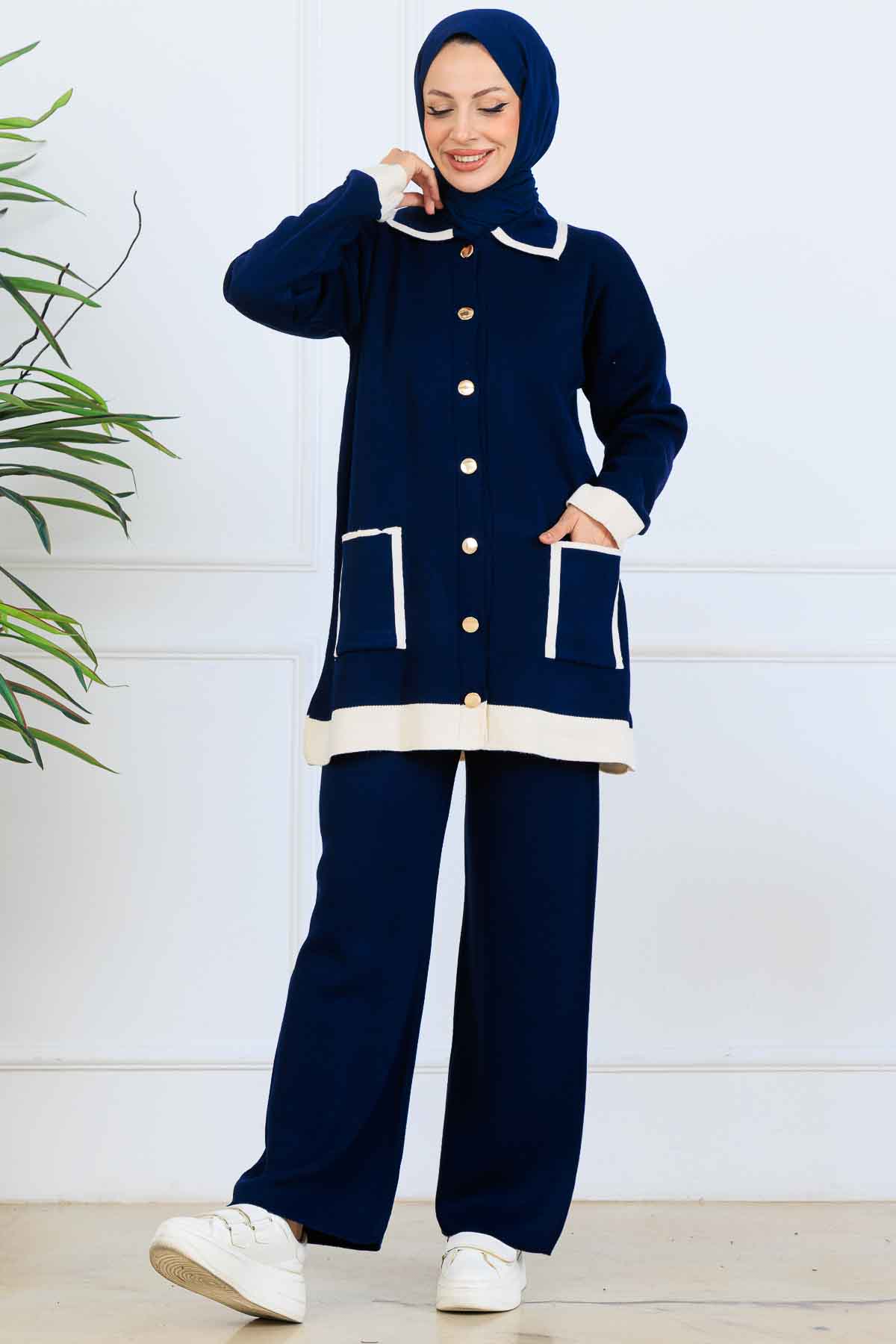 Buttoned Striped Detailed Knitwear Suit
