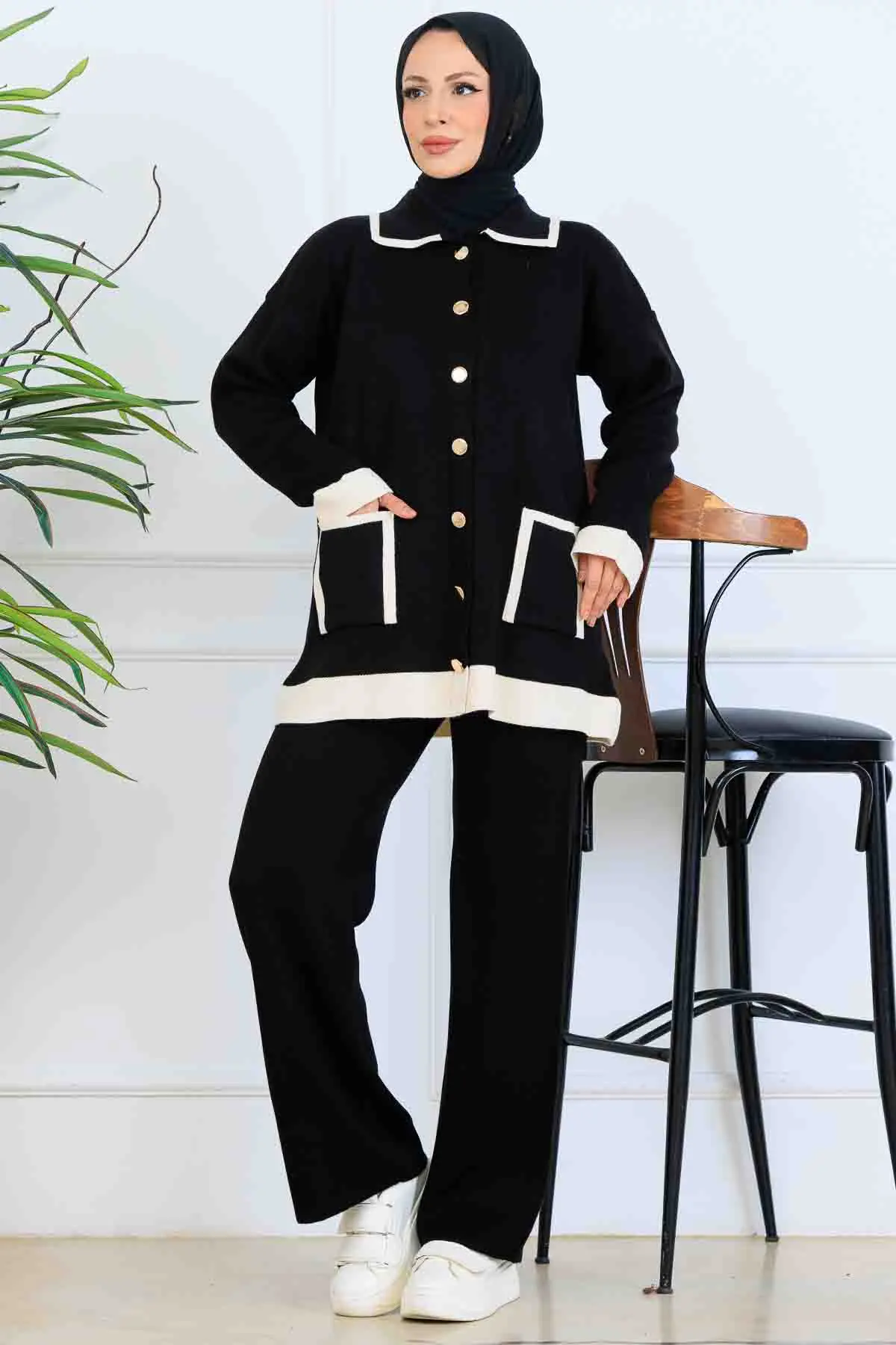 Buttoned Striped Detailed Knitwear Suit