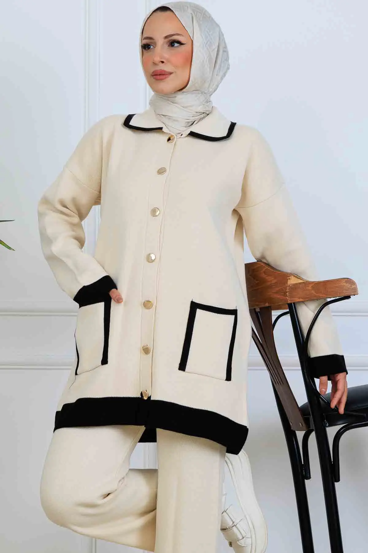 Buttoned Striped Detailed Knitwear Suit-detail