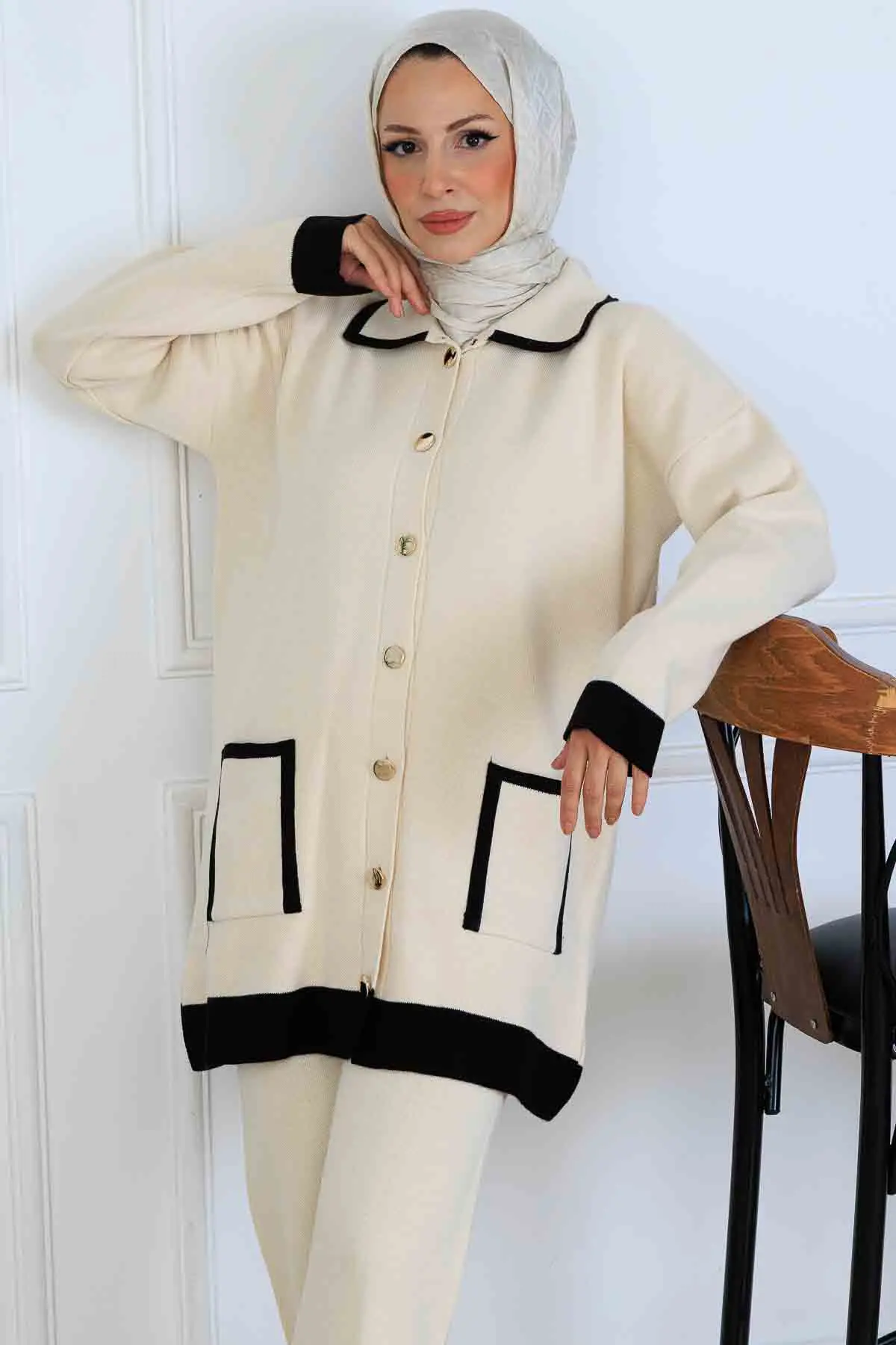 Buttoned Striped Detailed Knitwear Suit-detail