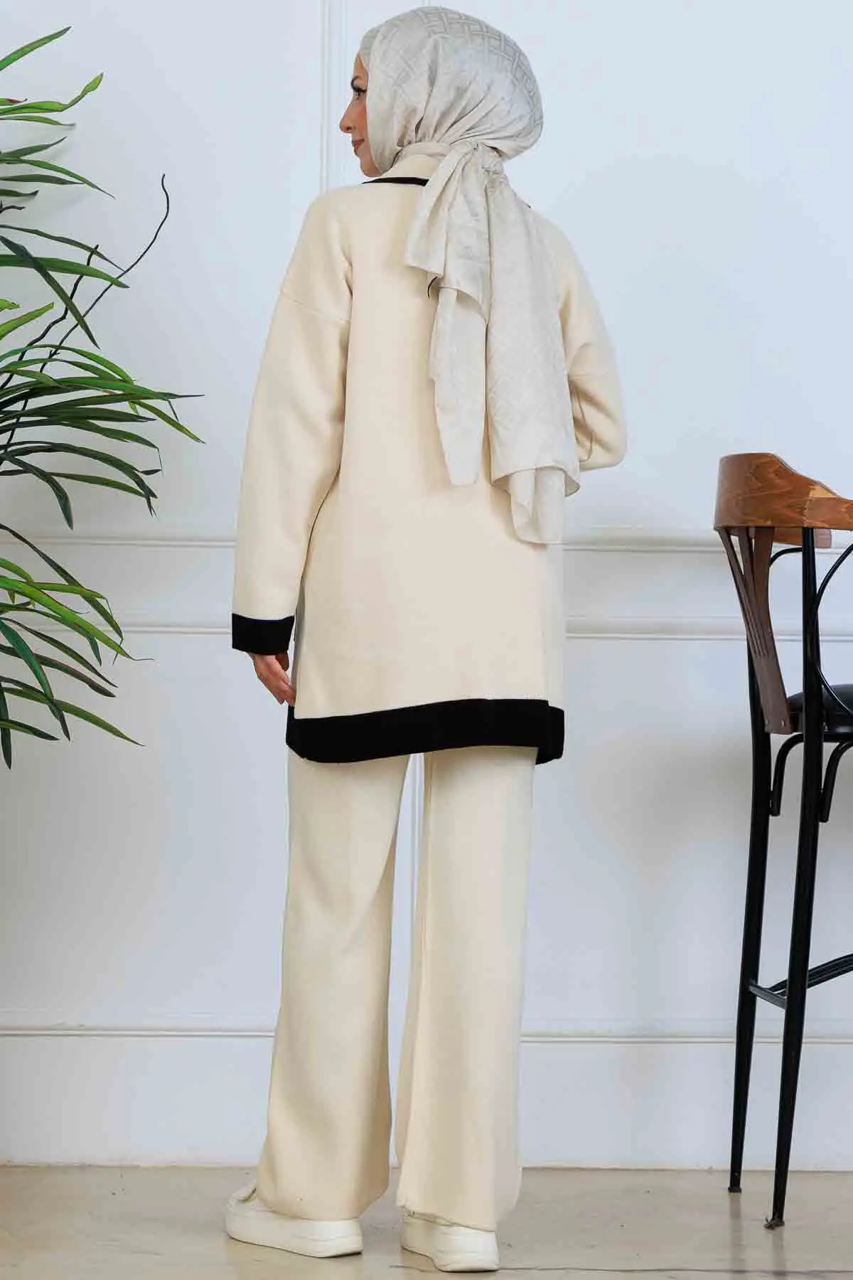 Buttoned Striped Detailed Knitwear Suit-detail