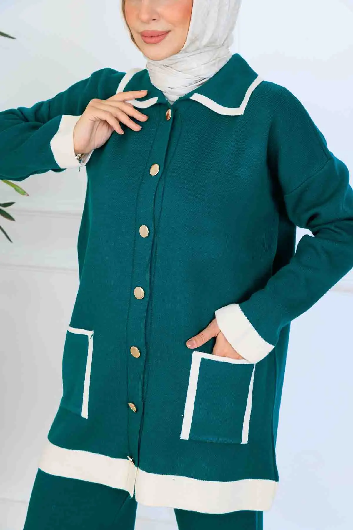 Buttoned Striped Detailed Knitwear Suit-detail