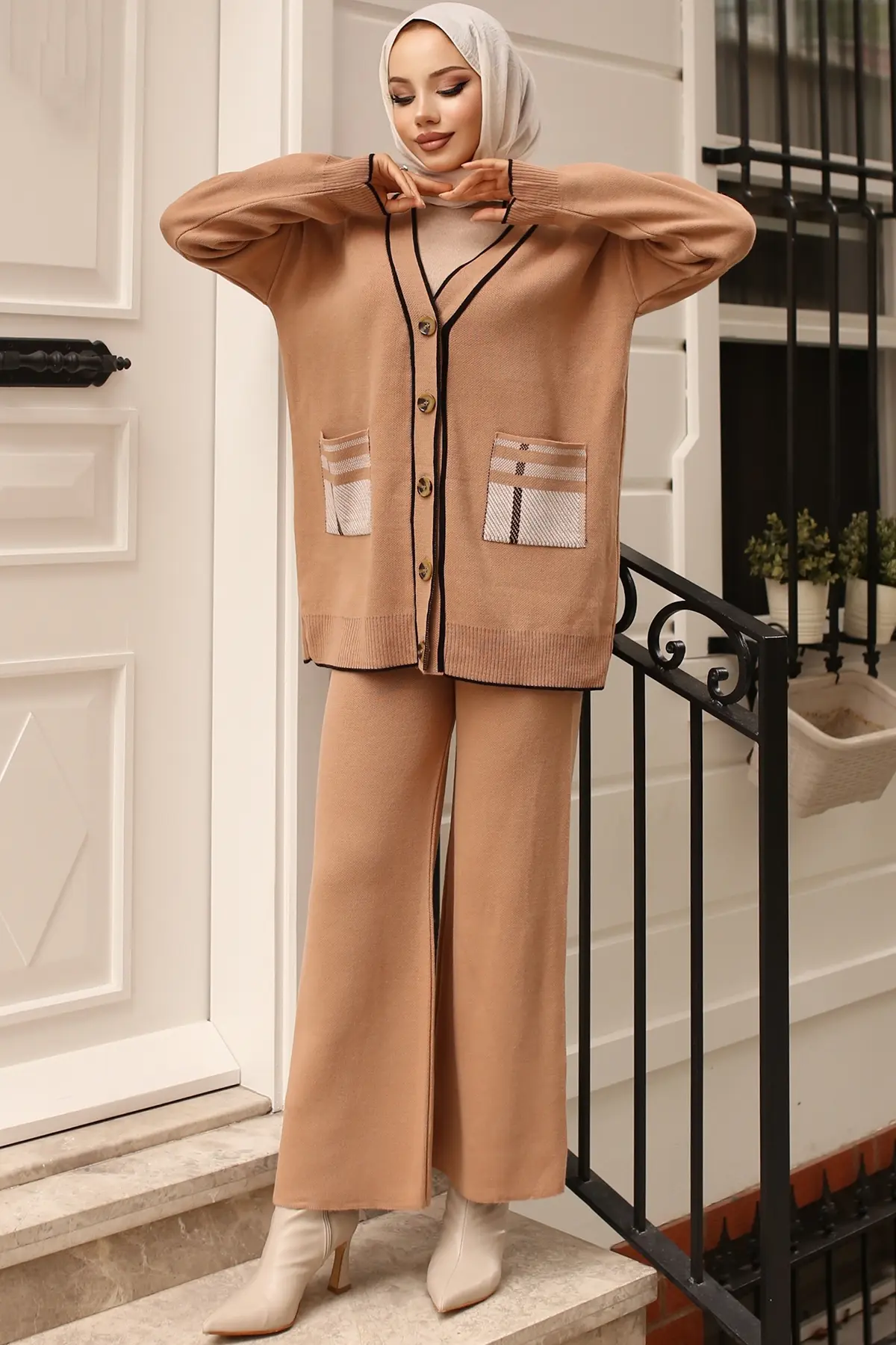 Cardigan Knitwear Suit With Pockets-detail