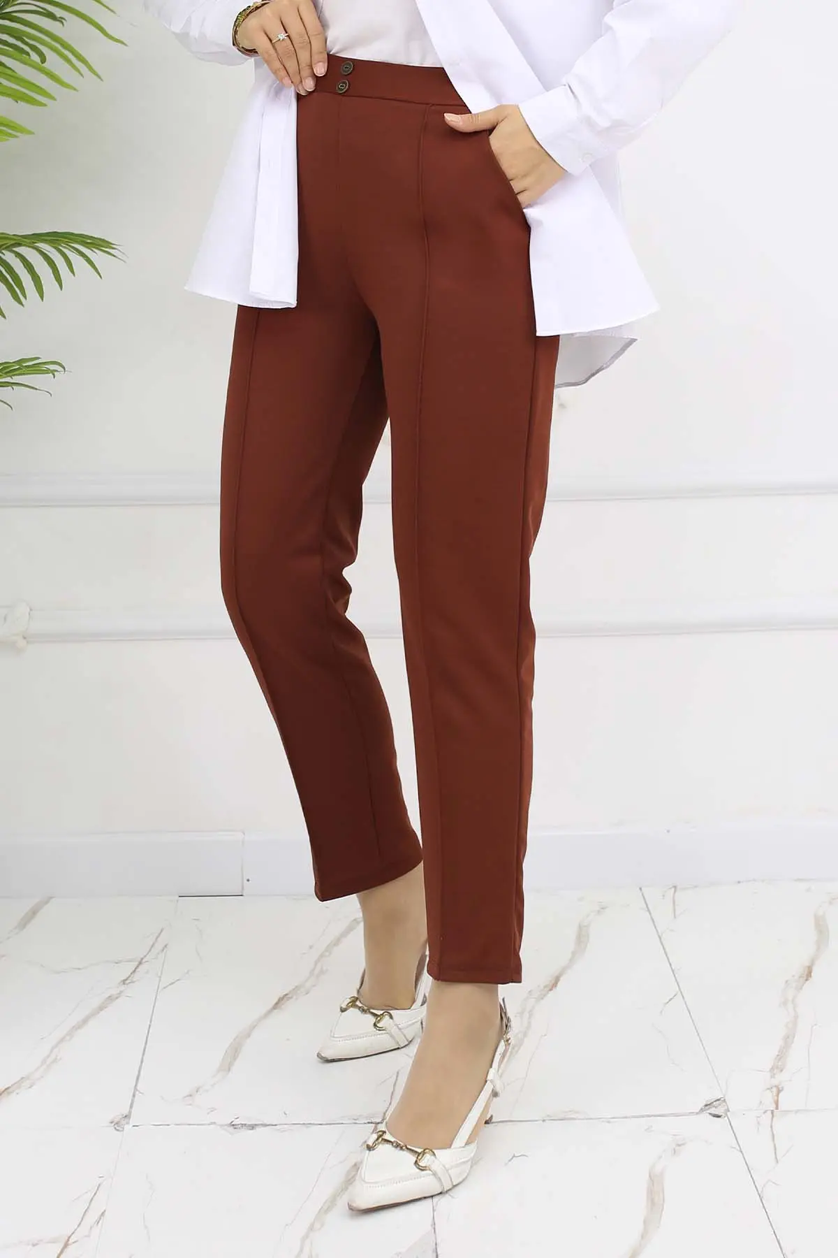 Carrot Trousers With Double Button Detail And Pockets-detail