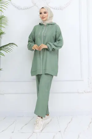 Chain Detailed Hijab Suit