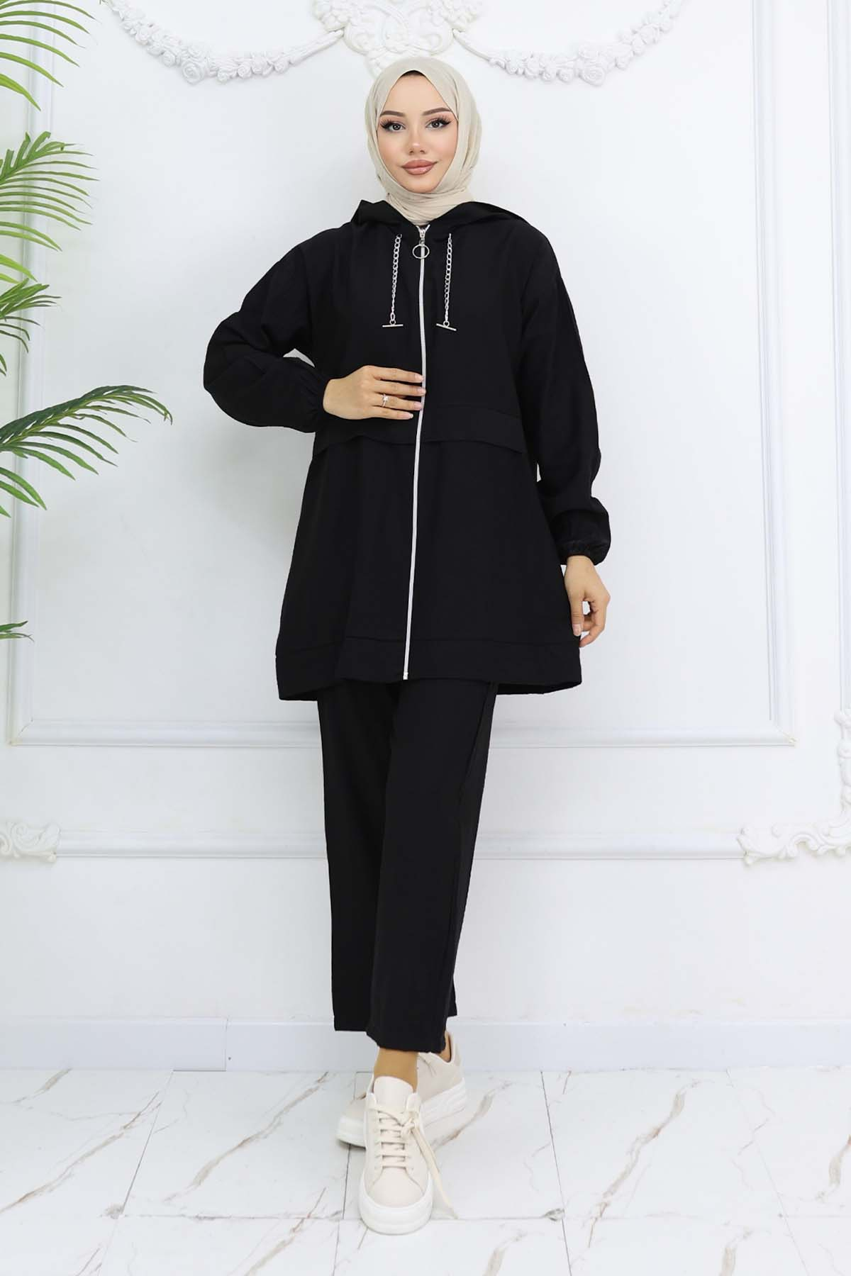 Chain Detailed Hijab Suit