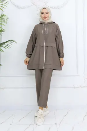 Chain Detailed Hijab Suit